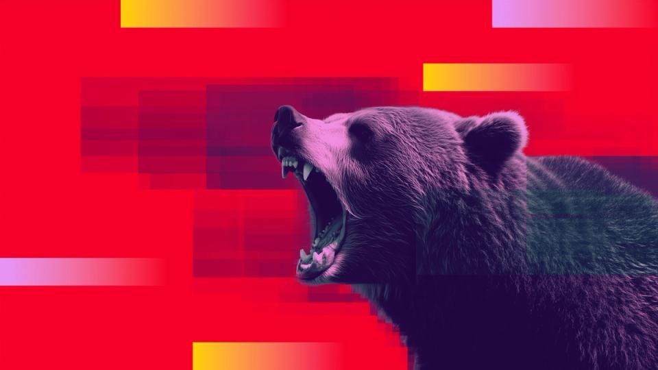 What's Next as Bitcoin, ETH, SOL, XRP Drop 6-10%, Bulls See Massive $1.6B Liquidations