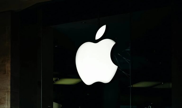 Apple leadership crisis worsens as rivals launch recruitment raid