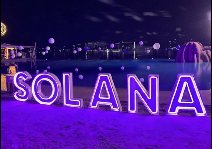 Solana Shines Amid Crypto Market Swings